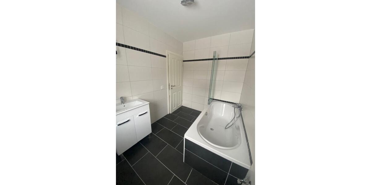 Etagenwohnung Schöllnach - 5 Zimmer, 110 m&sup2;, 798&euro; | Angebot:25049234