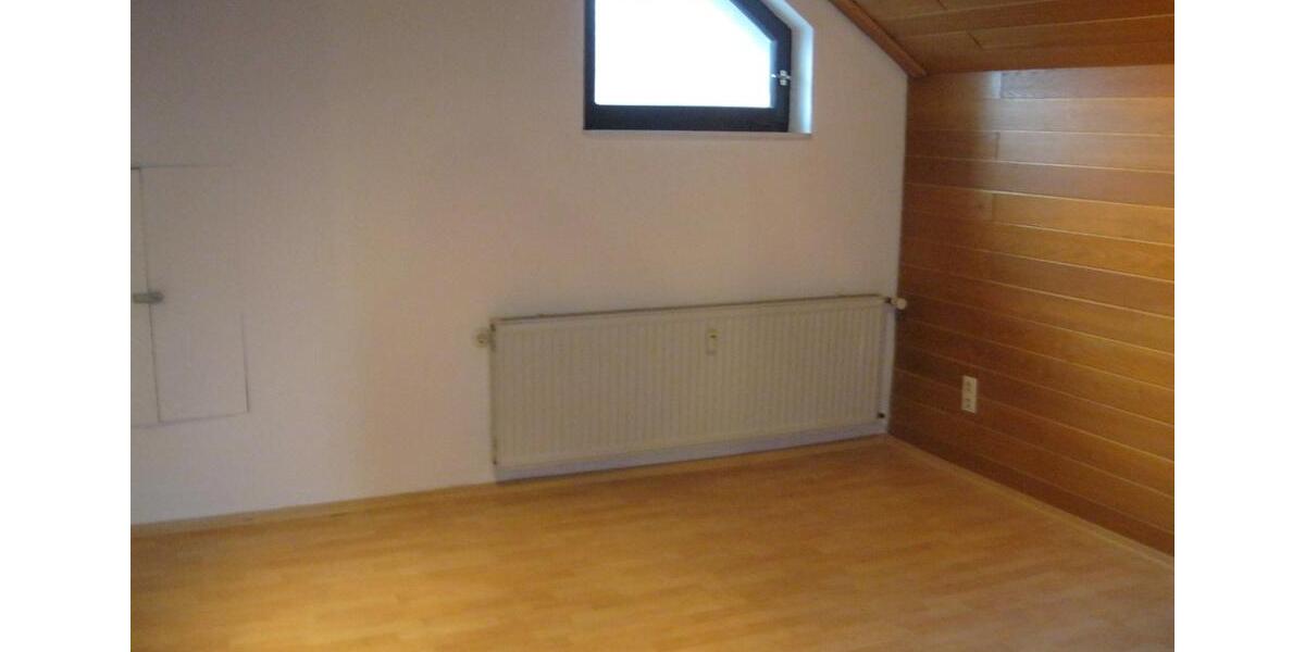Etagenwohnung Schöllnach - 4 Zimmer, 98 m&sup2;, 600&euro; | Angebot:25626169