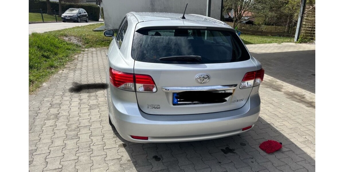 Toyota Avensis 318.032 km 6.000 &euro; Ortenburg 94496