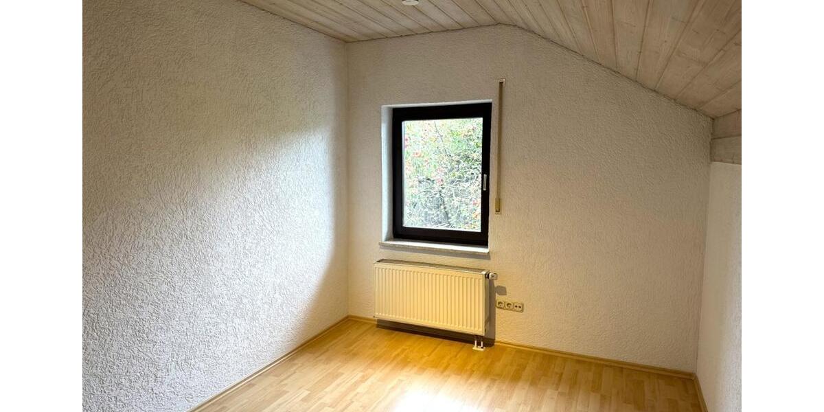 Maisonettenwohnung Schöllnach - 5 Zimmer, 92 m&sup2;, 662&euro; | Angebot:25925019