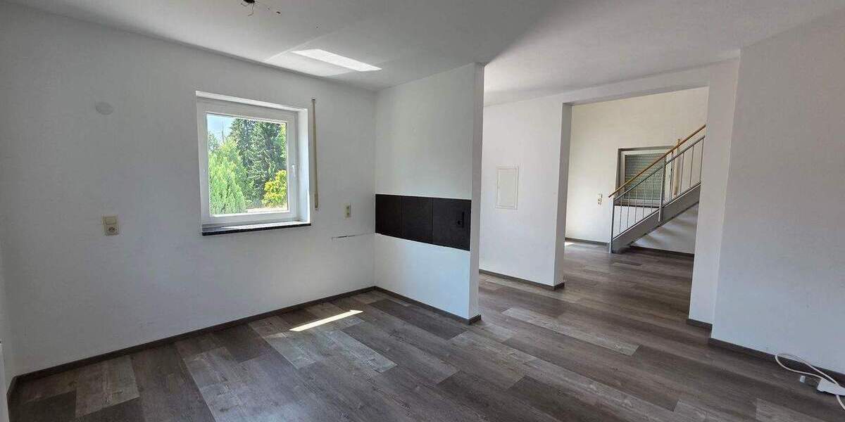 Mehrfamilienhaus, Wohnhaus Vilshofen an der Donau Sollasöd - 7 Zimmer, 264 m&sup2;, 360.000&euro; | Angebot:25769716