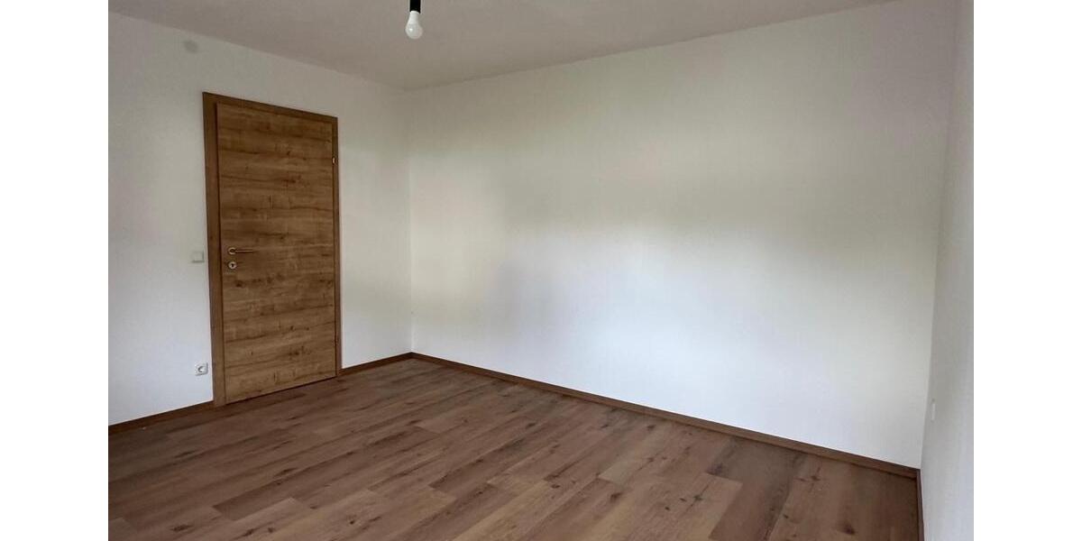 Etagenwohnung Tittling - 3 Zimmer, 80 m&sup2;, 1.050&euro; | Angebot:25755031