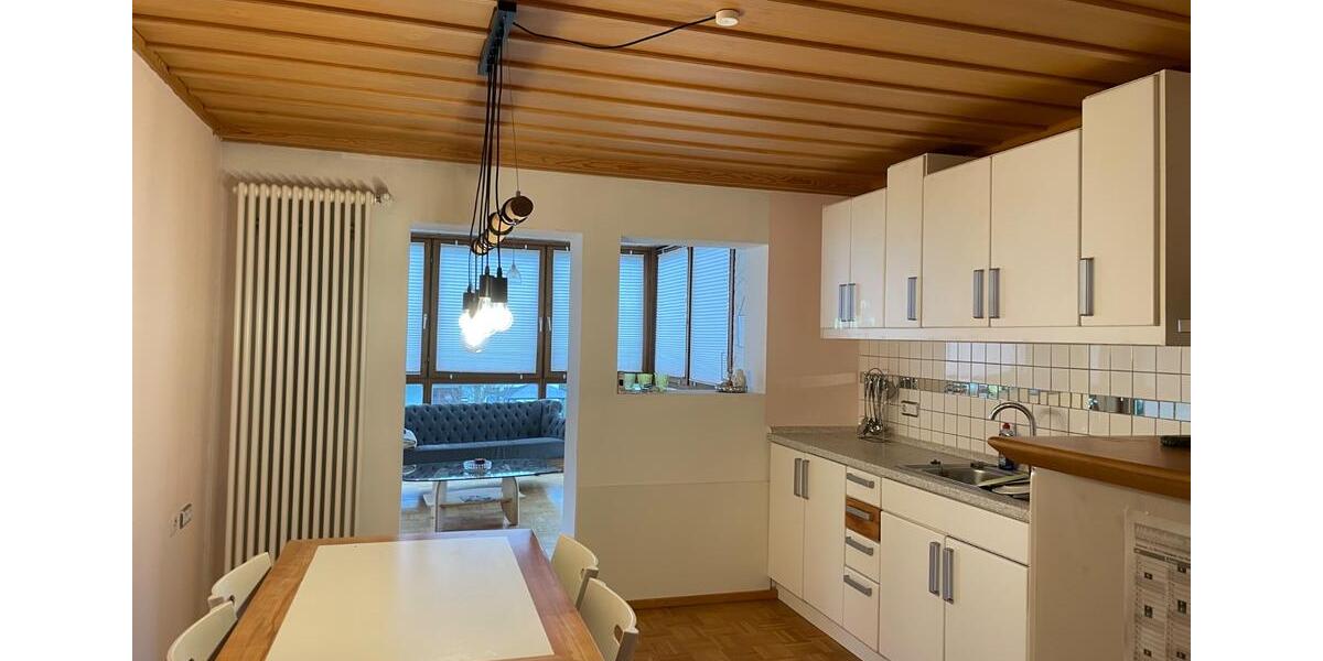 Einfamilienhaus Tiefenbach - 7 Zimmer, 270 m&sup2;, 1.450&euro; | Angebot:25442072