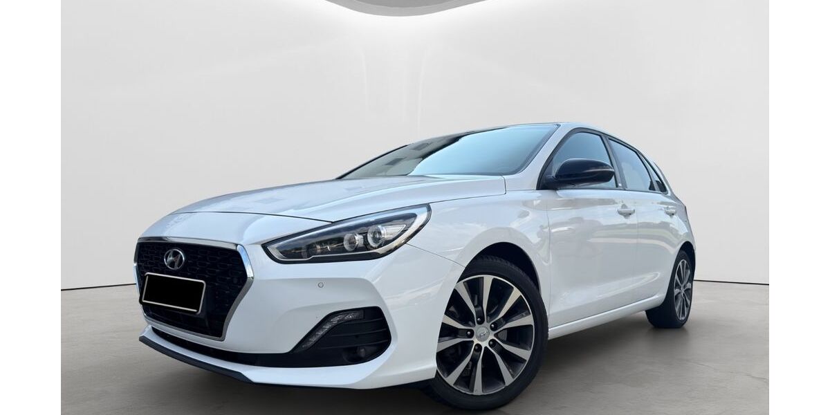 Hyundai i30 121.000 km 11.990 &euro; Ruderting 94161