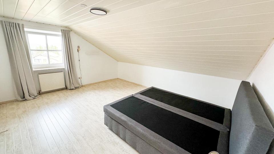 Dachgeschoßwohnung Haarbach - 2.5 Zimmer, 80 m&sup2;, 950&euro; | Angebot:26036093