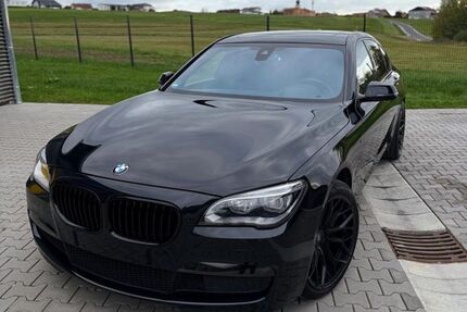 BMW 750 141.500 km 22.500 &euro; Passau 94032