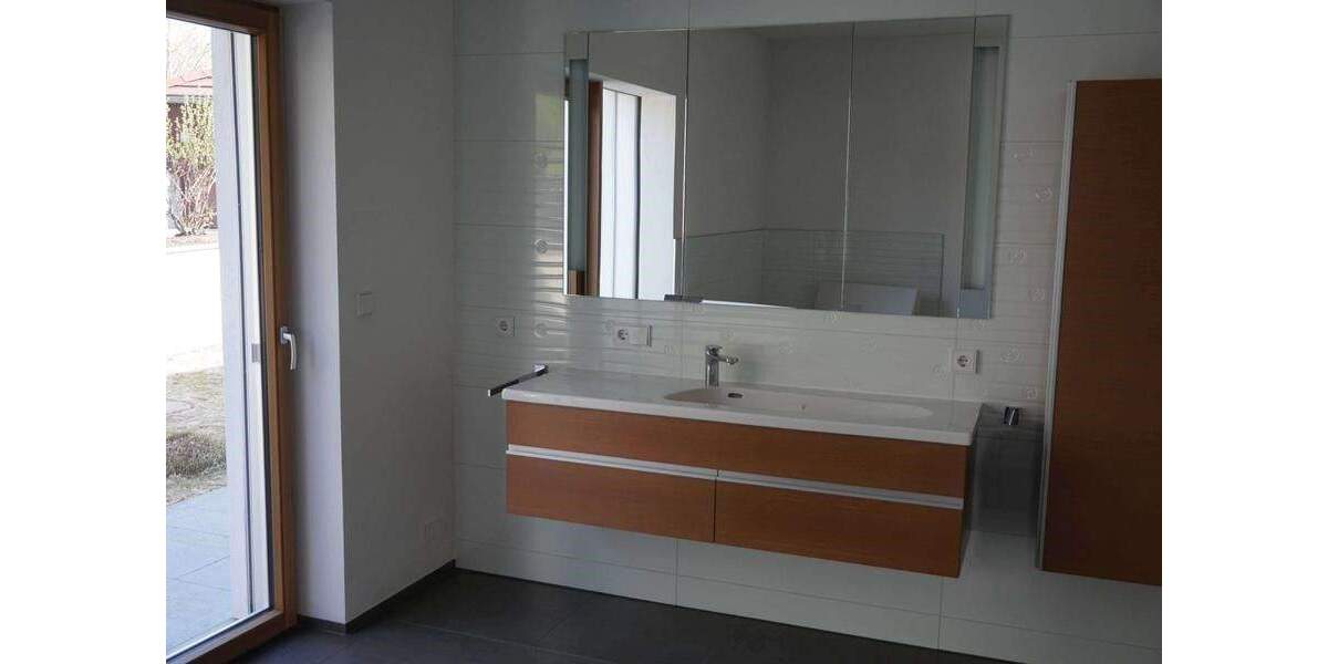 Bungalow Bad Füssing - 5 Zimmer, 220 m&sup2;, 920.000&euro; | Angebot:25779571