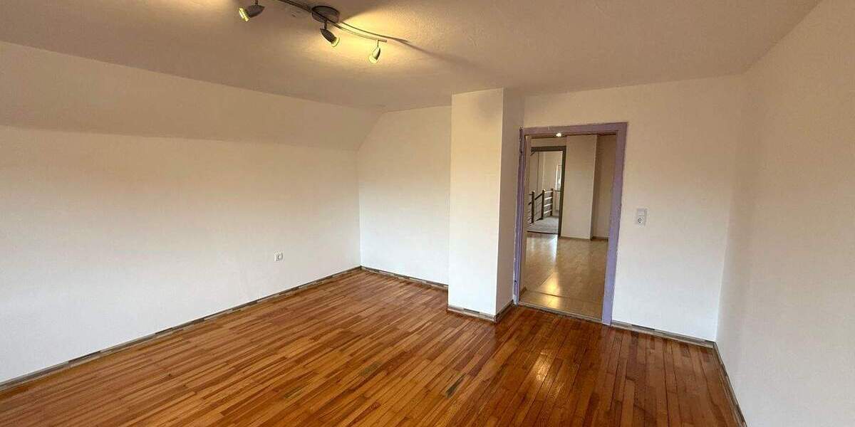 Einfamilienhaus Ortenburg Dorfbach - 5 Zimmer, 180 m&sup2;, 340.000&euro; | Angebot:25799582