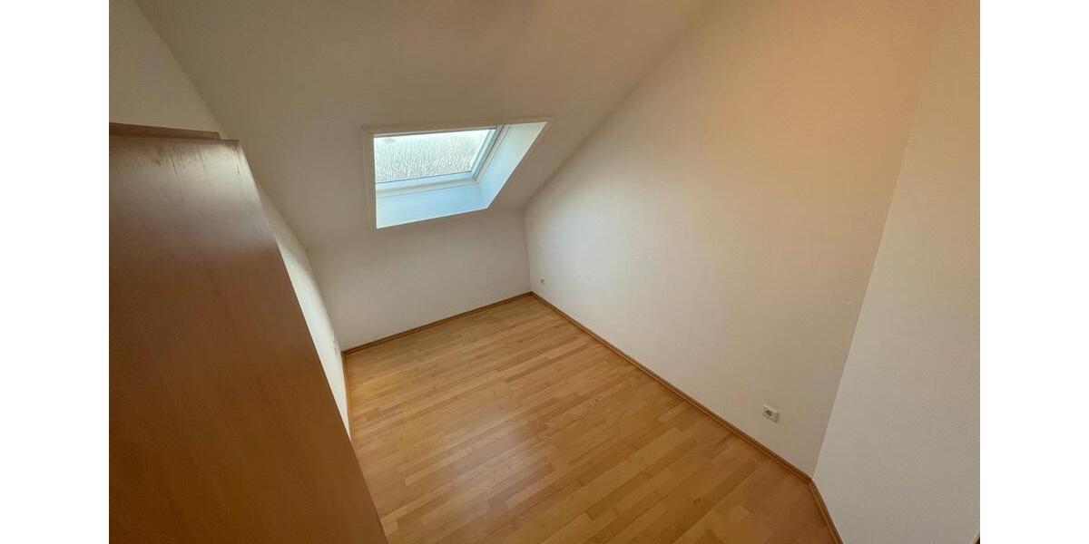 Dachgeschoßwohnung Passau Auerbach - 4 Zimmer, 85 m&sup2;, 700&euro; | Angebot:27622510
