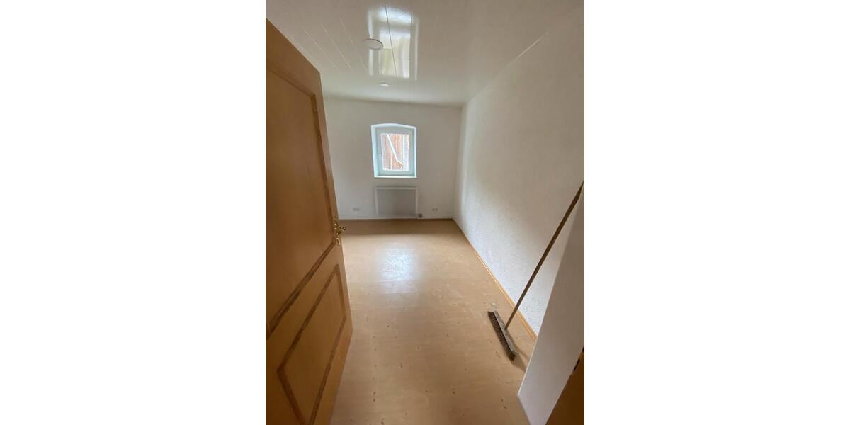 Etagenwohnung Hutthurm - 3 Zimmer, 75 m&sup2;, 450&euro; | Angebot:25959685