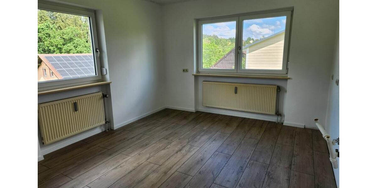 Erdgeschoßwohnung Neukirchen vorm Wald - 3 Zimmer, 105 m&sup2;, 850&euro; | Angebot:25282330