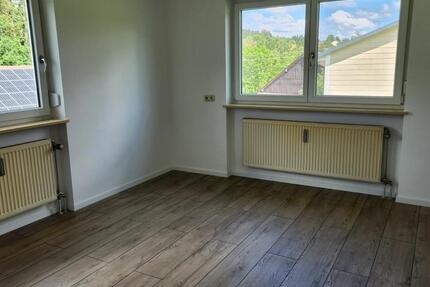 Wohnung Neukirchen vorm Wald - 3 Zimmer, 105 m&sup2;, 850&euro; | Angebot:25282330