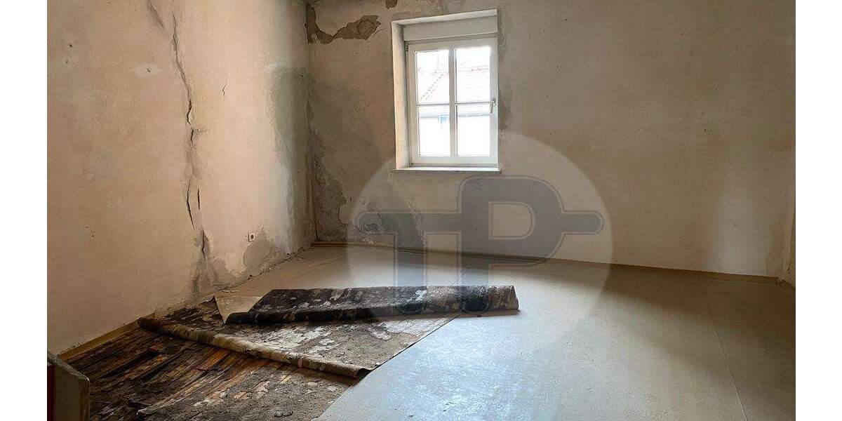 Mehrfamilienhaus, Wohnhaus Vilshofen - 6 Zimmer, 230 m&sup2;, 295.000&euro; | Angebot:25703931