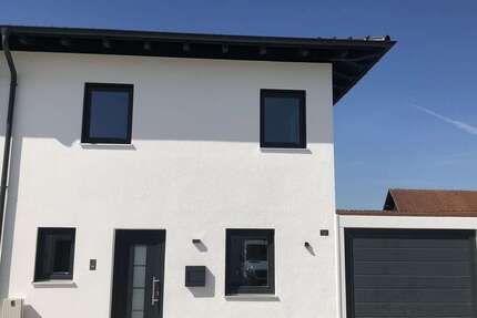 Haus Tiefenbach - 4 Zimmer, 130 m&sup2;, 1.380&euro; | Angebot:26555399