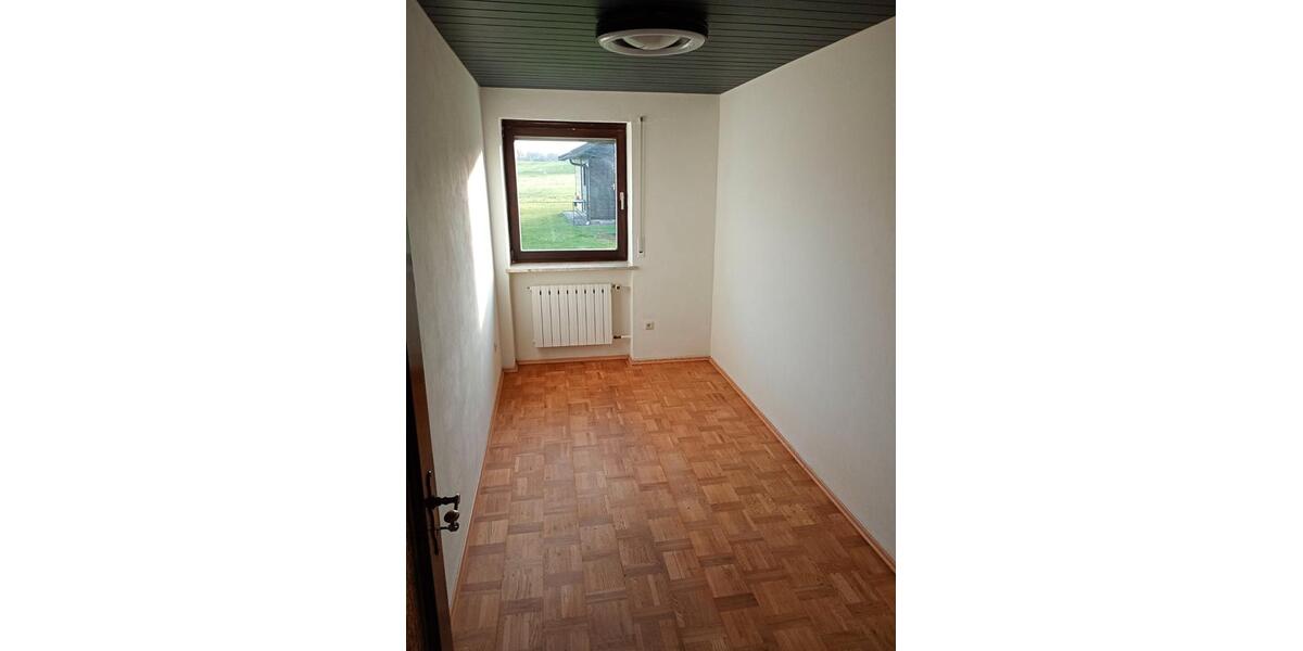 Erdgeschoßwohnung Salzweg - 5 Zimmer, 135 m&sup2;, 900&euro; | Angebot:27609833