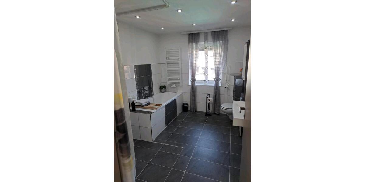 Erdgeschoßwohnung Schöllnach - 10 Zimmer, 230 m&sup2;, 349.000&euro; | Angebot:20032744