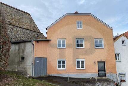 Haus Vilshofen - 6 Zimmer, 230 m&sup2;, 295.000&euro; | Angebot:25703931