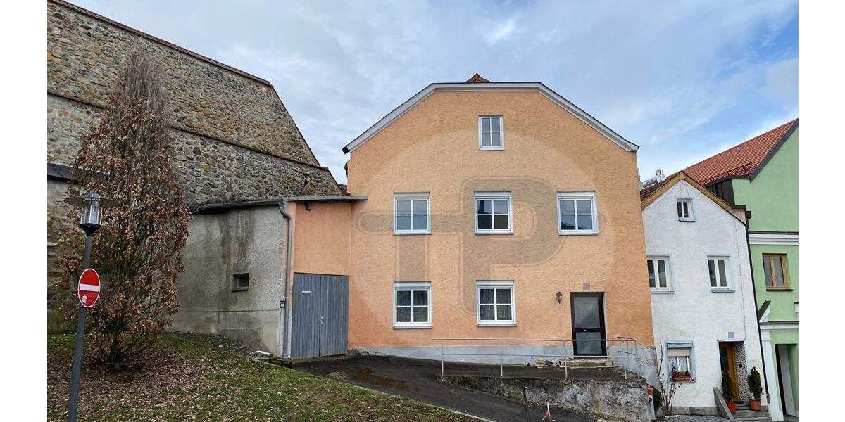 Mehrfamilienhaus, Wohnhaus Vilshofen - 6 Zimmer, 230 m&sup2;, 295.000&euro; | Angebot:25703931