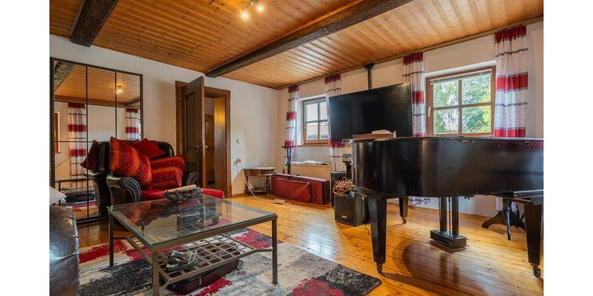 Einfamilienhaus Ortenburg - 6 Zimmer, 180 m&sup2;, 285.000&euro; | Angebot:25708679