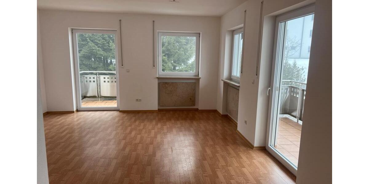 Etagenwohnung Fürstenstein - 3 Zimmer, 92 m&sup2;, 695&euro; | Angebot:26006499