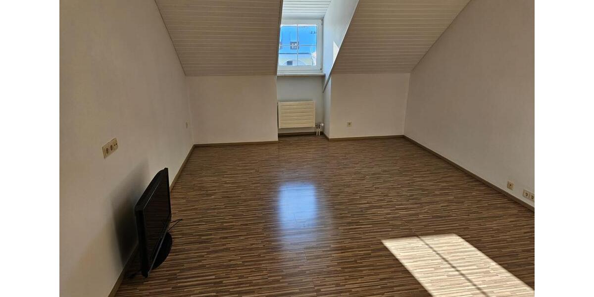 Dachgeschoßwohnung Kirchham - 1 Zimmer, 23 m&sup2;, 35.000&euro; | Angebot:25977191