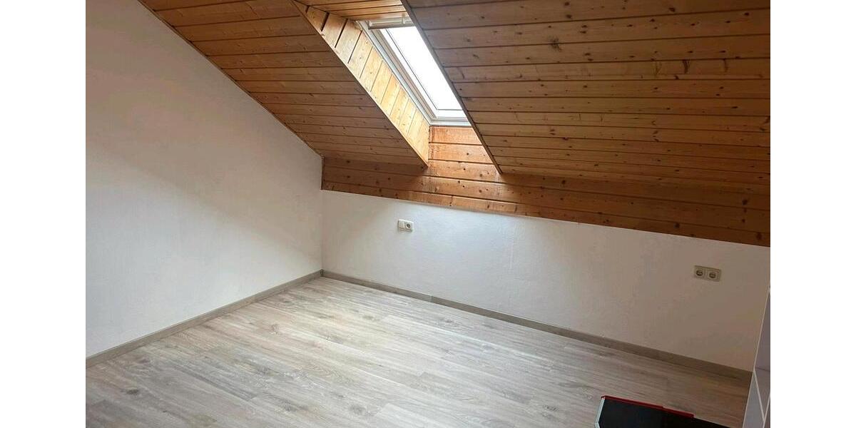 Dachgeschoßwohnung Künzing - 3 Zimmer, 73 m&sup2;, 570&euro; | Angebot:25907806