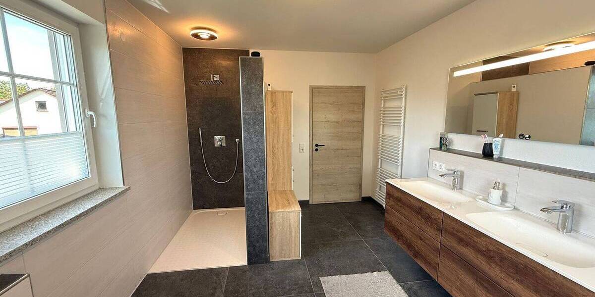 Mehrfamilienhaus, Wohnhaus Ortenburg - 5 Zimmer, 448.000&euro; | Angebot:25662425