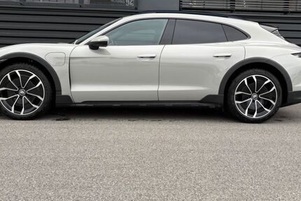 Porsche Taycan 42.970 km 63.700 &euro; Passau 94032