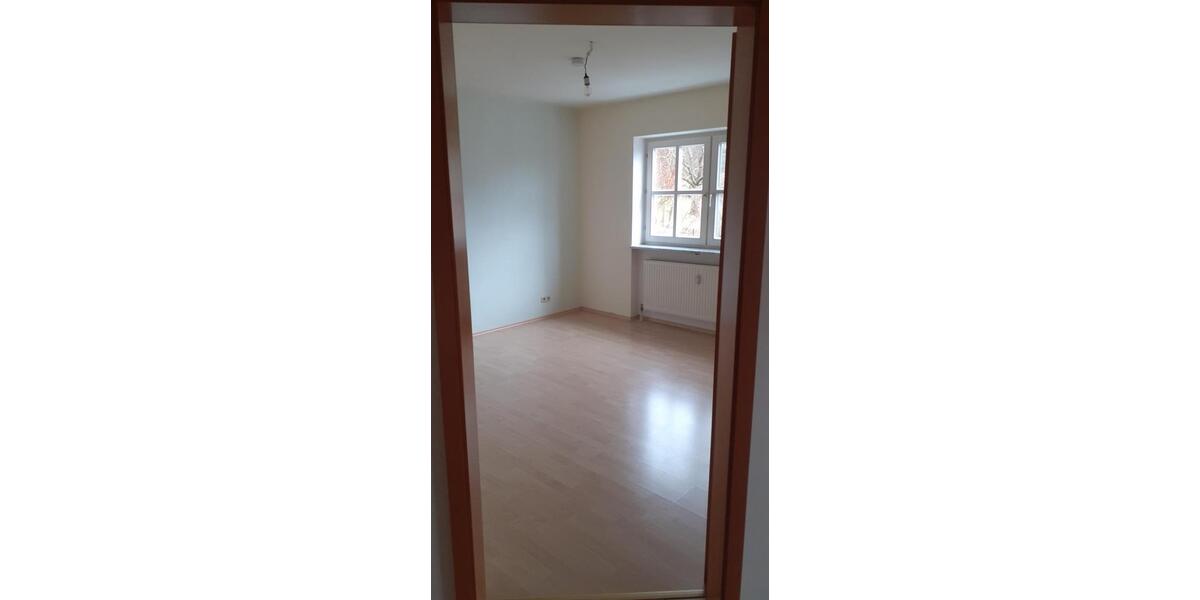 Etagenwohnung Rotthalmünster - 3 Zimmer, 101 m&sup2;, 820&euro; | Angebot:24893410