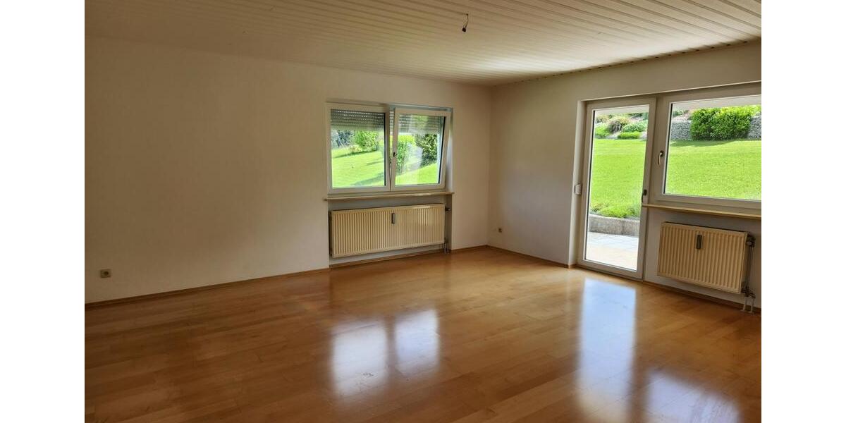 Erdgeschoßwohnung Neukirchen vorm Wald - 3 Zimmer, 105 m&sup2;, 850&euro; | Angebot:25282330
