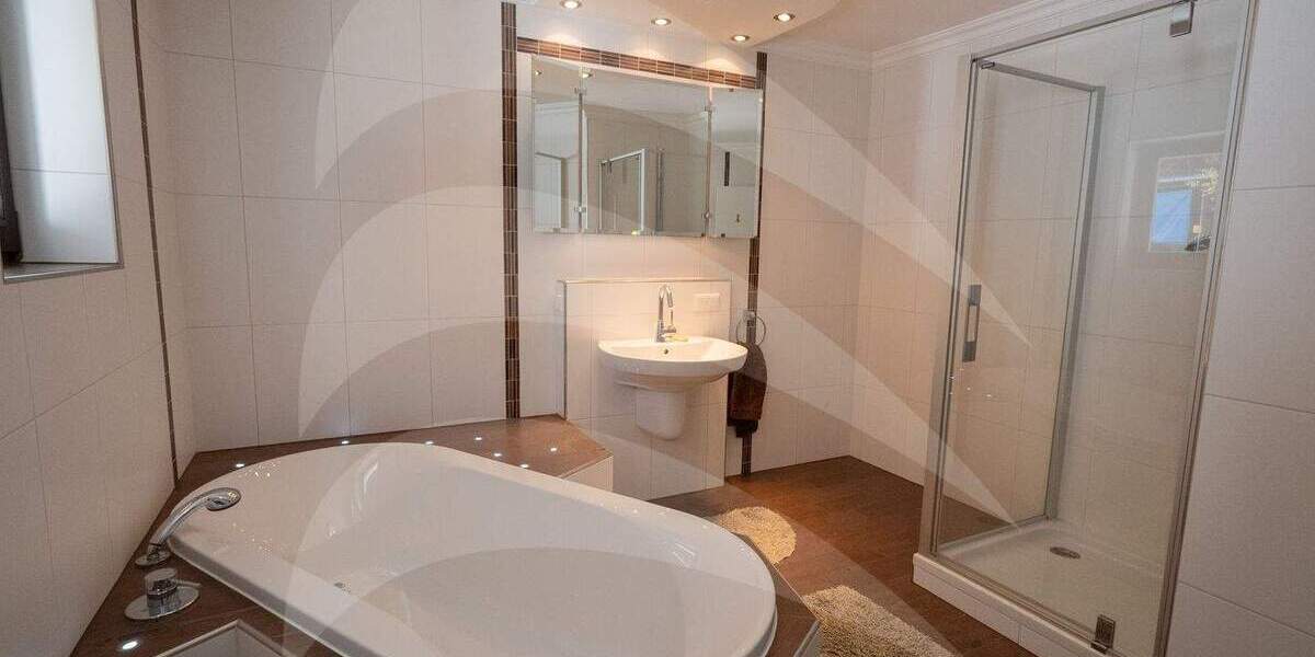 Mehrfamilienhaus, Wohnhaus Hauzenberg - 9 Zimmer, 350 m&sup2;, 748.000&euro; | Angebot:25730943