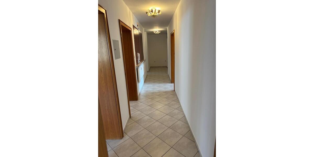 Etagenwohnung Ortenburg - 3 Zimmer, 127 m&sup2;, 1.300&euro; | Angebot:25399562