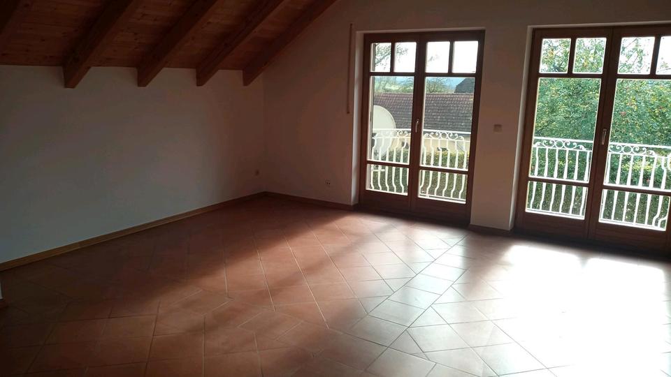 Dachgeschoßwohnung Passau Maierhof - 8 Zimmer, 150 m&sup2;, 1.650&euro; | Angebot:27624257