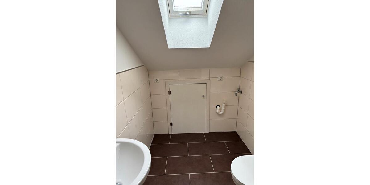 Dachgeschoßwohnung Schöllnach - 3 Zimmer, 78 m&sup2;, 650&euro; | Angebot:25971858