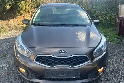 Kia ceed / Ceed 200.000 km 4.100 &euro; Salzweg 94121