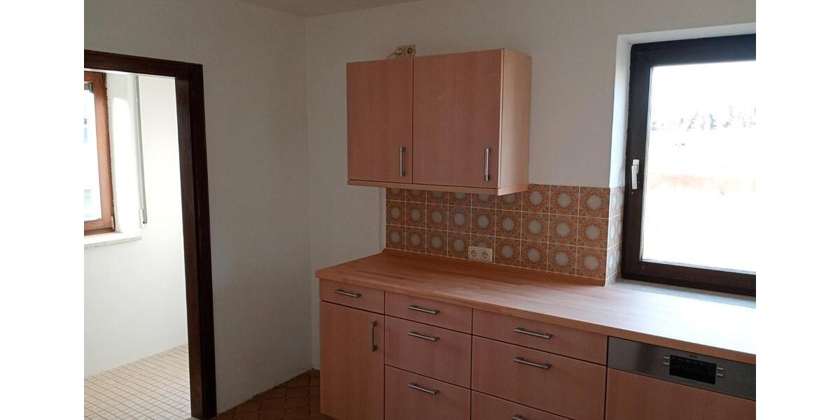 Erdgeschoßwohnung Salzweg - 5 Zimmer, 135 m&sup2;, 900&euro; | Angebot:27609833