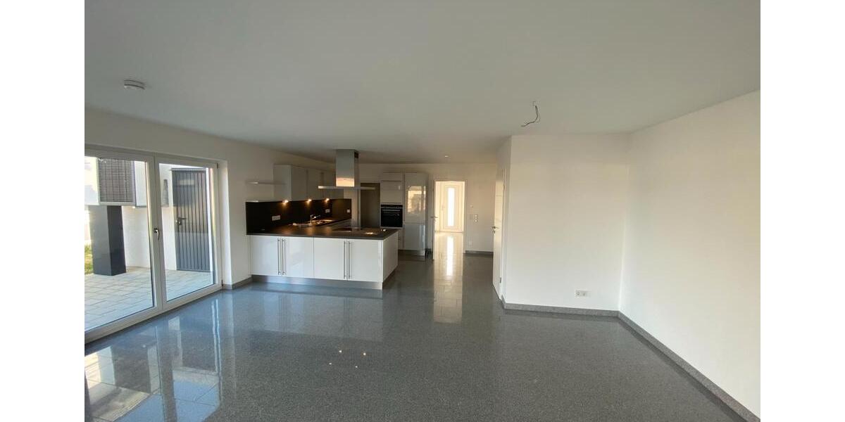 Doppelhaushälfte Tiefenbach - 4 Zimmer, 130 m&sup2;, 1.380&euro; | Angebot:26533082