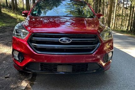 Ford Kuga 68.165 km 11.950 &euro; Salzweg 94121