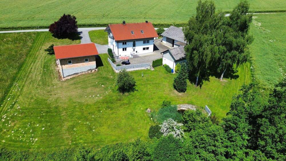 Mehrfamilienhaus, Wohnhaus Vilshofen an der Donau Sollasöd - 7 Zimmer, 264 m&sup2;, 360.000&euro; | Angebot:25769716