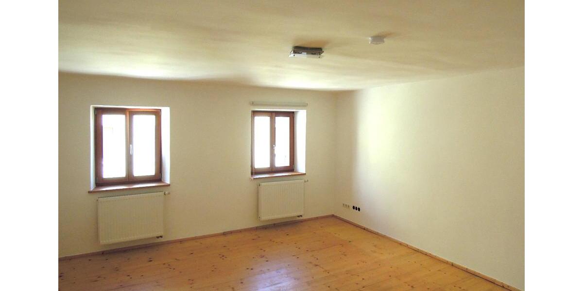 Etagenwohnung Waldkirchen - 6 Zimmer, 140 m&sup2;, 1.000&euro; | Angebot:26025697