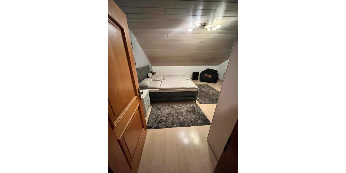 Dachgeschoßwohnung Passau Maierhof - 4 Zimmer, 120 m&sup2;, 1.150&euro; | Angebot:25895002