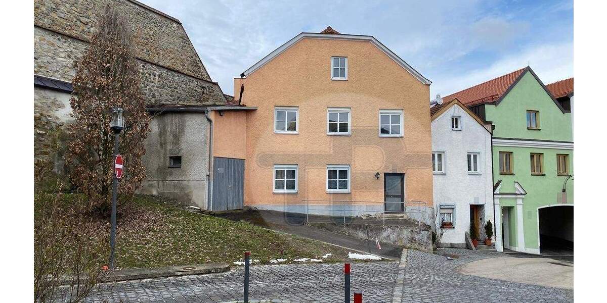 Mehrfamilienhaus, Wohnhaus Vilshofen - 6 Zimmer, 230 m&sup2;, 295.000&euro; | Angebot:25703931