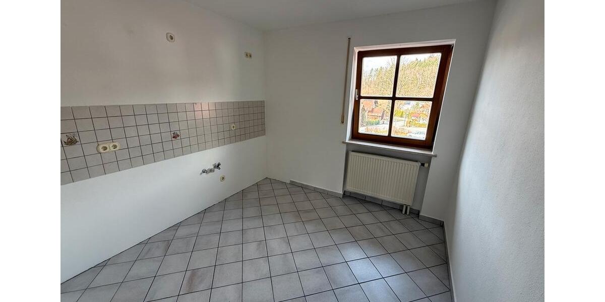 Etagenwohnung Schöllnach - 3 Zimmer, 72 m&sup2;, 650&euro; | Angebot:25546040