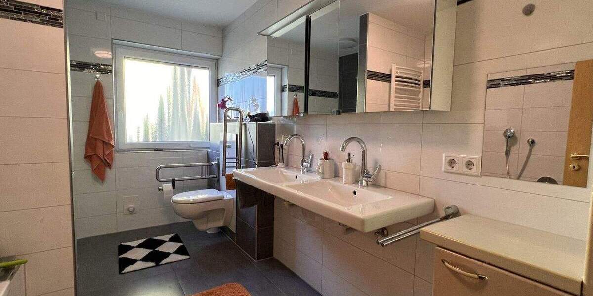 Mehrfamilienhaus, Wohnhaus Bad Füssing Würding - 7 Zimmer, 180 m&sup2;, 850.000&euro; | Angebot:25776956