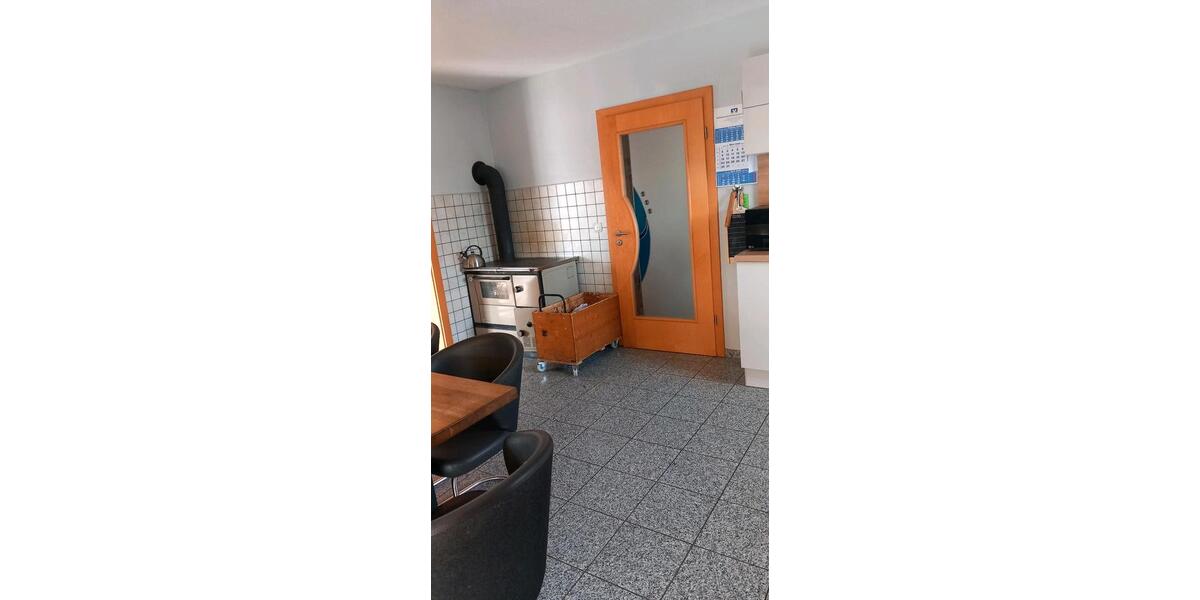 Einfamilienhaus Ortenburg - 10 Zimmer, 196 m&sup2;, 1.500&euro; | Angebot:25654867