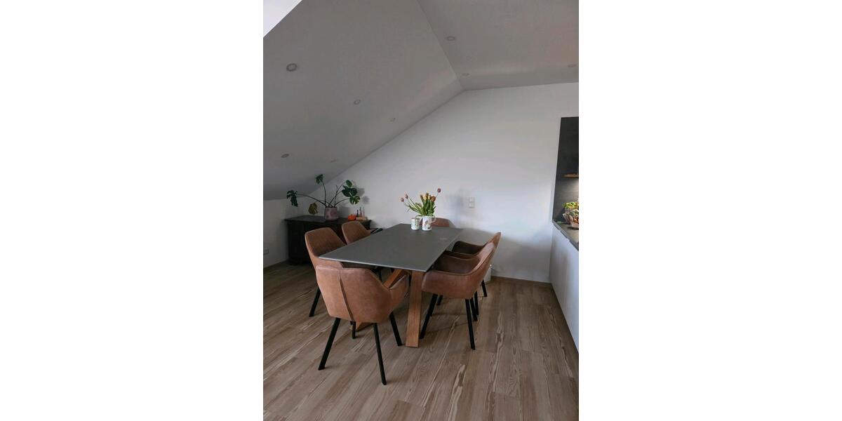 Dachgeschoßwohnung Fürstenstein - 3 Zimmer, 94 m&sup2;, 870&euro; | Angebot:26025702