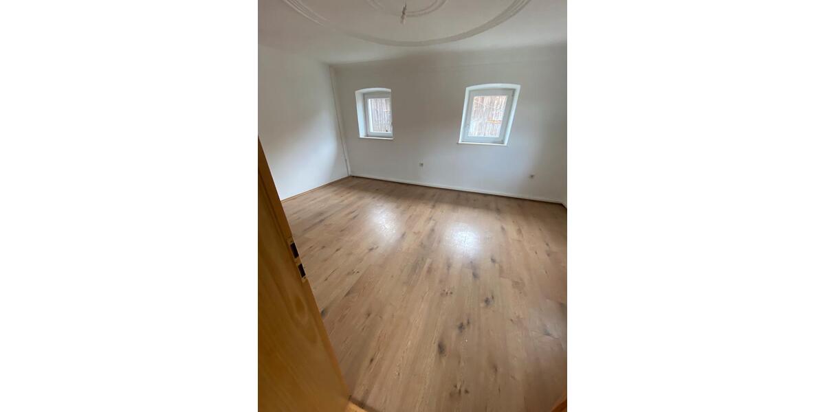 Etagenwohnung Hutthurm - 3 Zimmer, 75 m&sup2;, 450&euro; | Angebot:25959685