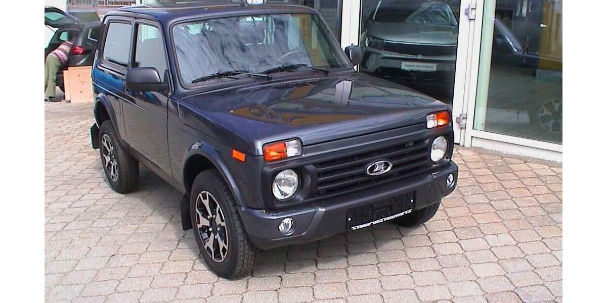 Lada Urban 18.950 km 17.250 &euro; Jandelsbrunn 94118