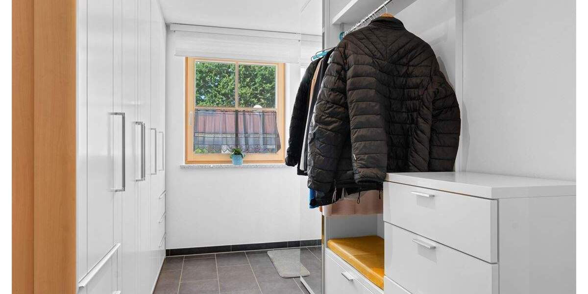 Mehrfamilienhaus, Wohnhaus Künzing Forsthart - 7 Zimmer, 343 m&sup2;, 945.000&euro; | Angebot:25679593