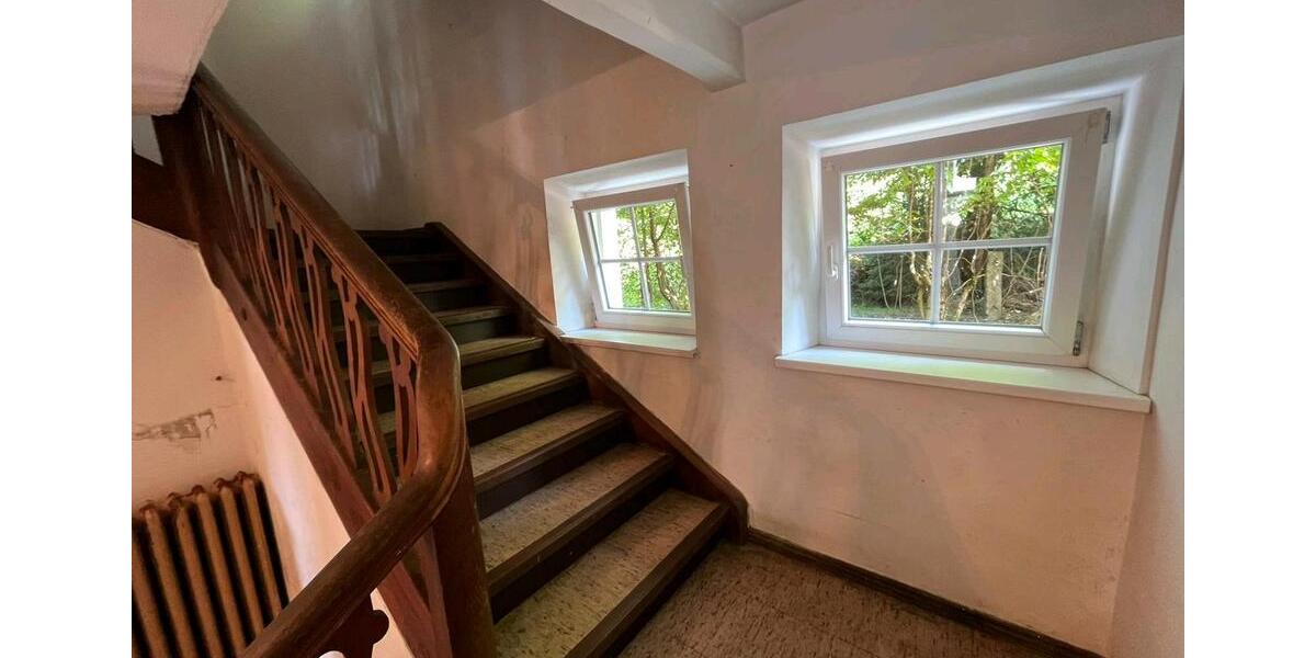Villa Freyung - 10 Zimmer, 300 m&sup2;, 429.000&euro; | Angebot:26960652